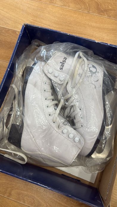 Коньки фигурные, новые