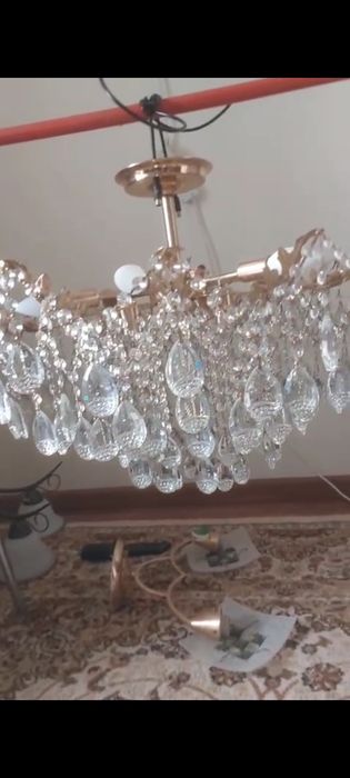 Продается  люстра