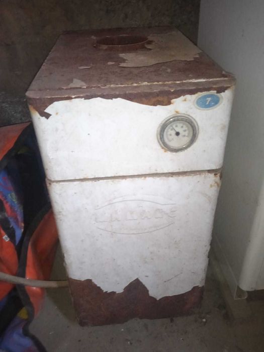 Дешево Продам бу б у б/у  напольный газовый котел сзади Апорта