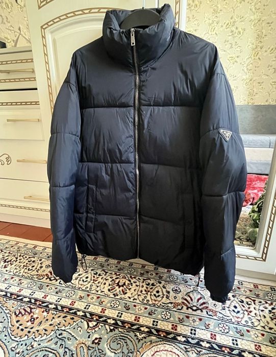 Продам мужскую куртку PRADA размер 48-50 в хорошем состоянии