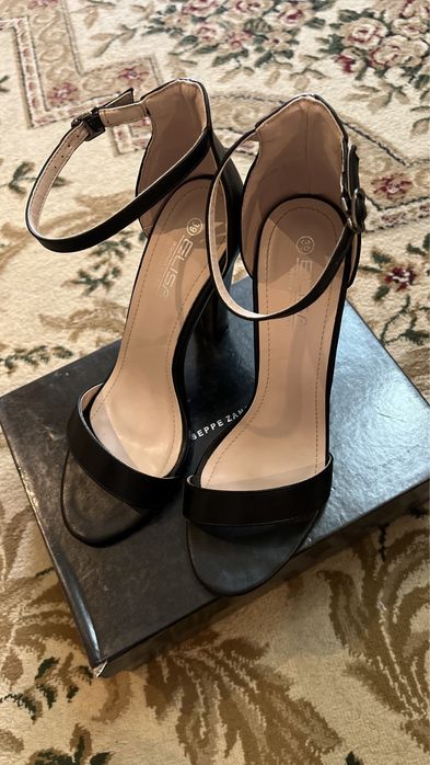 Босоножки 39 размер