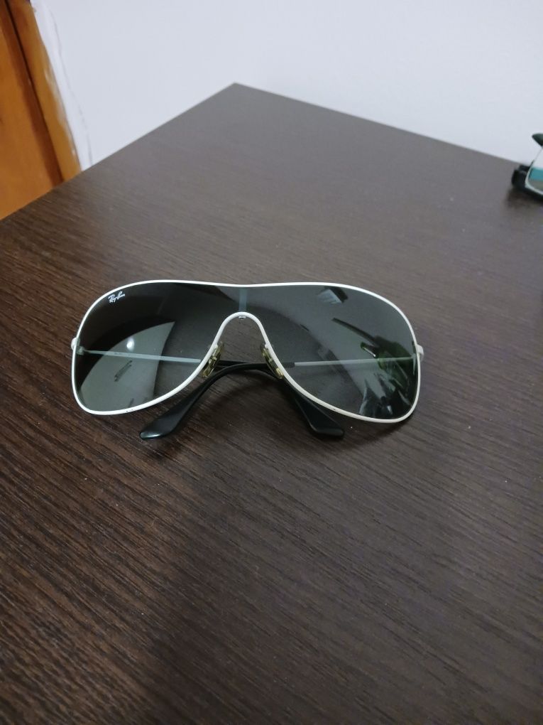 Ray Ban Слънчеви очила уникат.Състояние 9 от 10.Мои лични.Уникална цен
