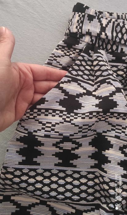 Дамска пола с висока талия