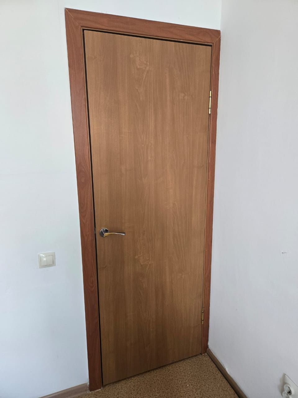 Продам ванну и двери
