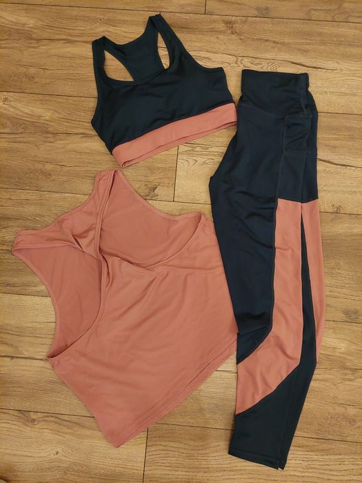 Спортен екип с клин и бюстие