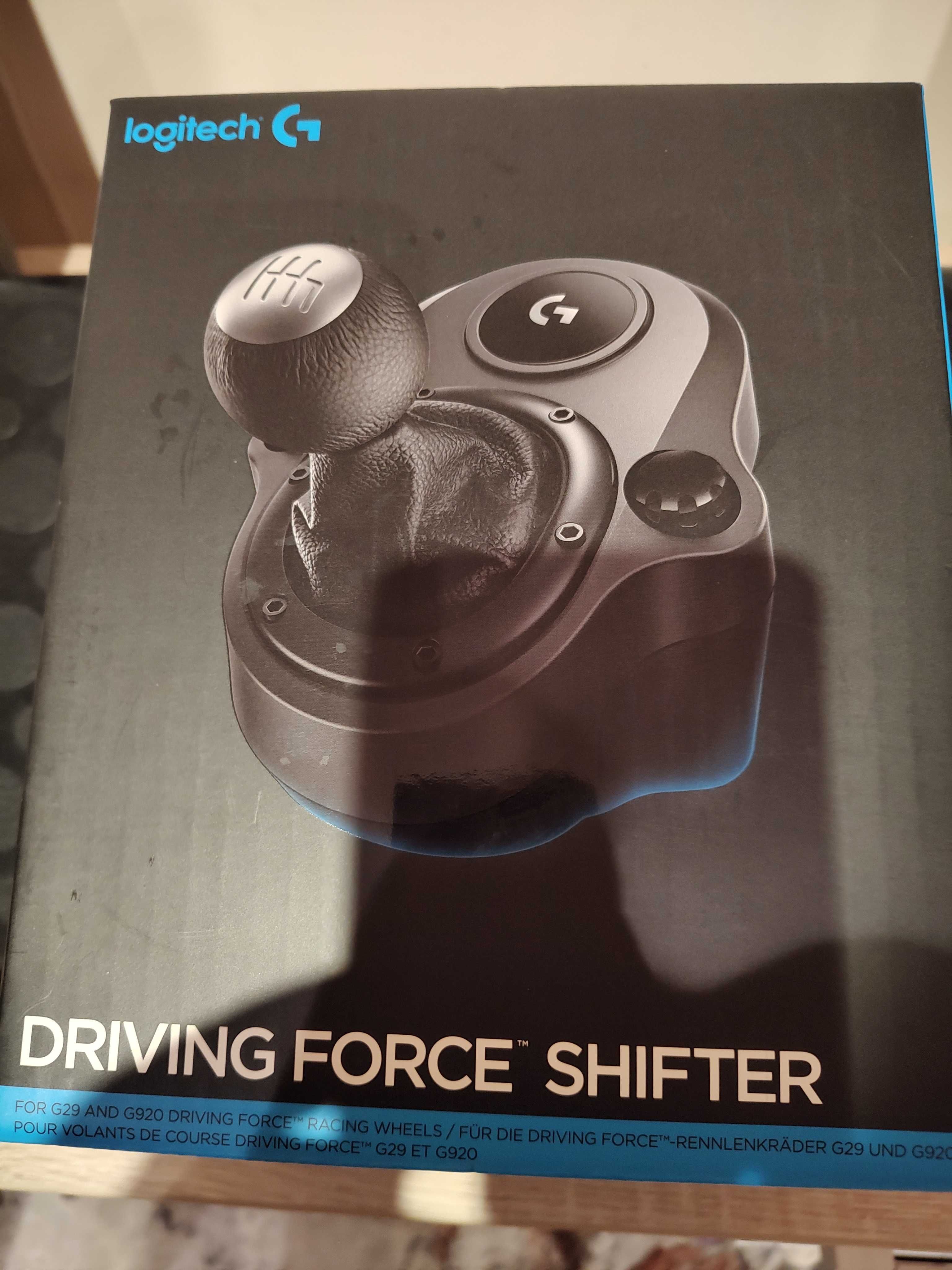 Vând Volan gaming LOGITECH Driving Force G29