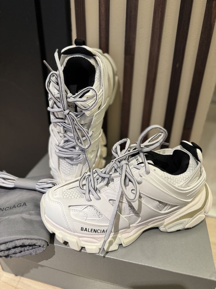 Balenciaga track