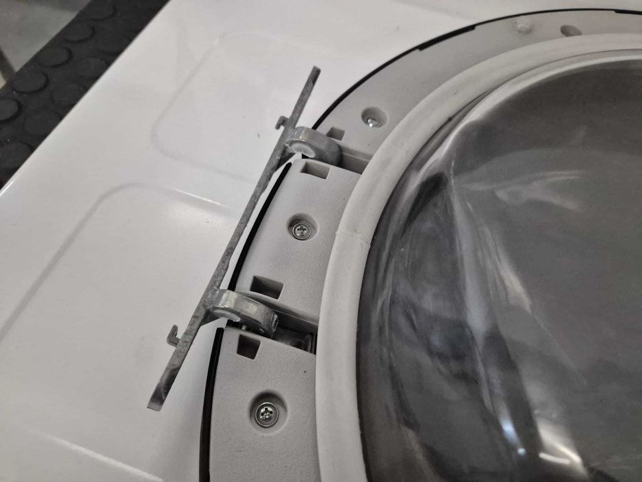 Hublou uscator Heinner HCD-V8T1CHB model /B1