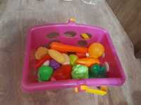 Детска пазарска кошница с плодове и зеленчуци