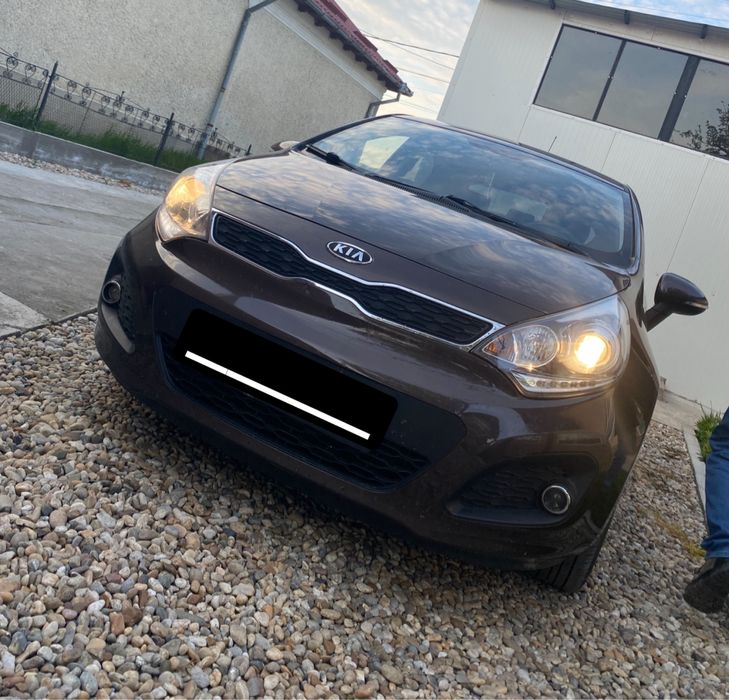 Vând Kia rio 2012