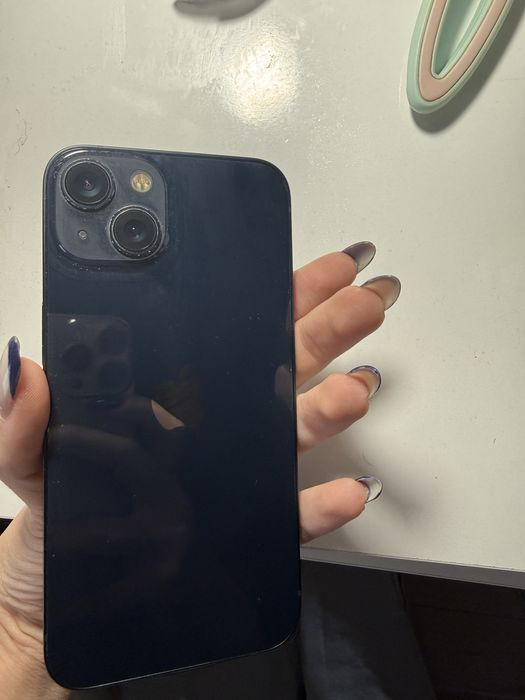 iPhone 13 Midnight blue
