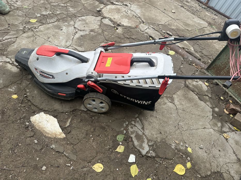 Продам газонокосилку