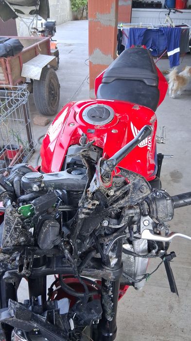 Motocicleta honda cbr 650r