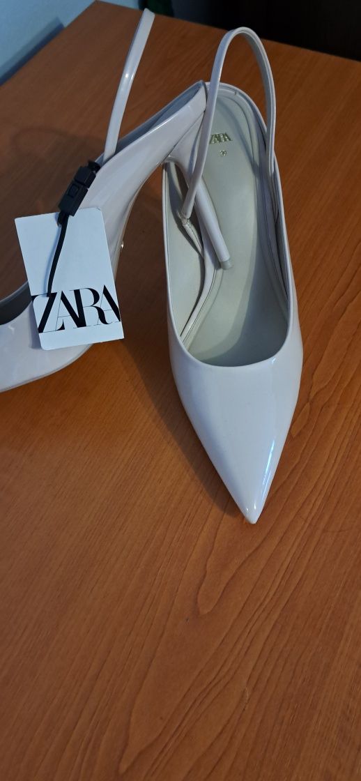 Pantofi eleganți noi Zara
