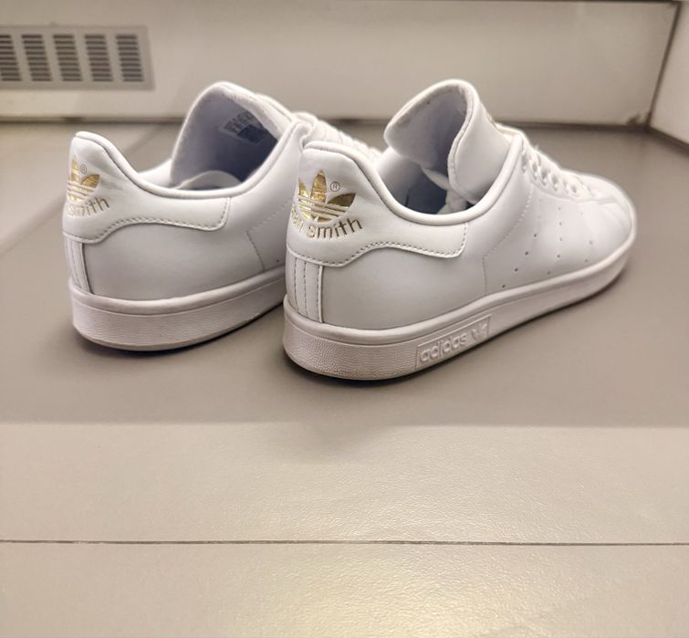 Маратонки Adidas Stan Smith – златно лого, като нови! (42,5)