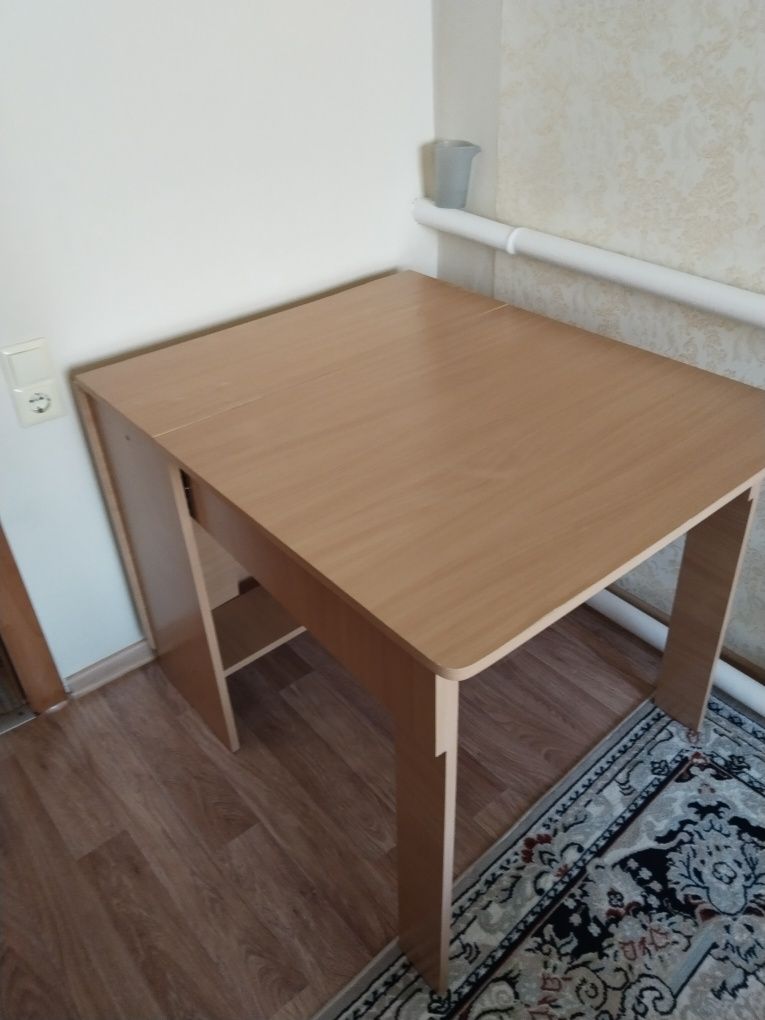 Срочно продам стол тумба