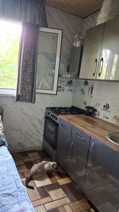 1в2/5/5 продается можно в ипотеку через Банк. кирпич. Кинотеатр Ватан