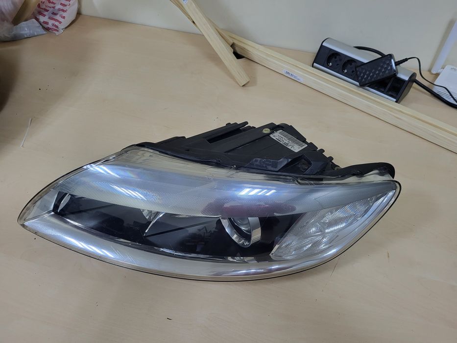 Ляв фар Audi Q7 ЗАВИВАЩ ксенон lqv far ауди кю7 zavivasht