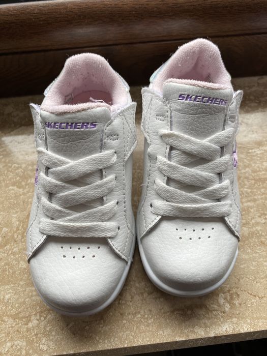Adidasi Skechers marimea 23