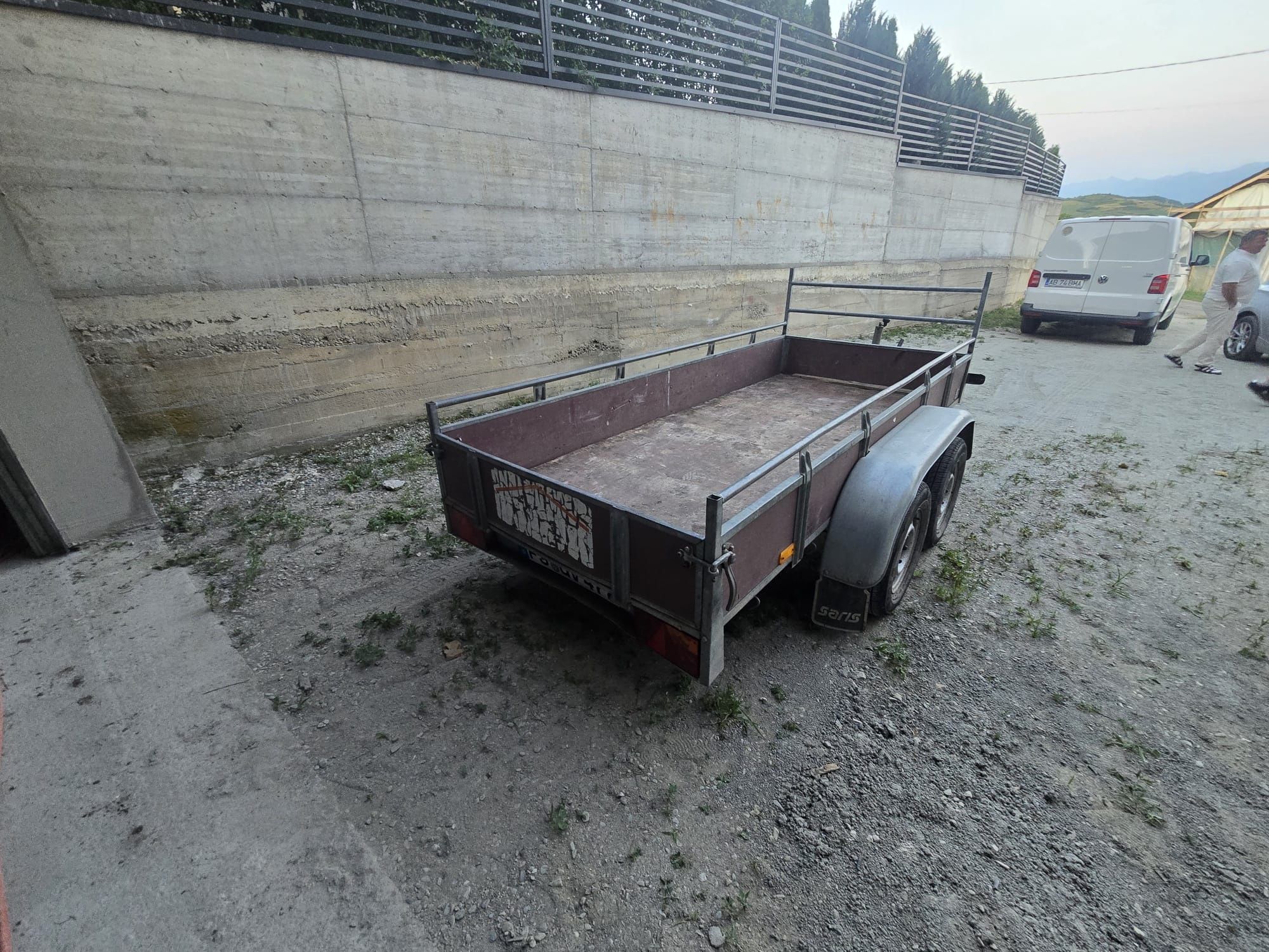 Vand remorca saris 1300kg 2000kg 3m lungime 1.3 latime din Germania