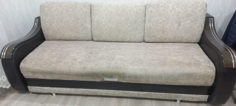 Продам раздвижной  диван в хорошем состоянии