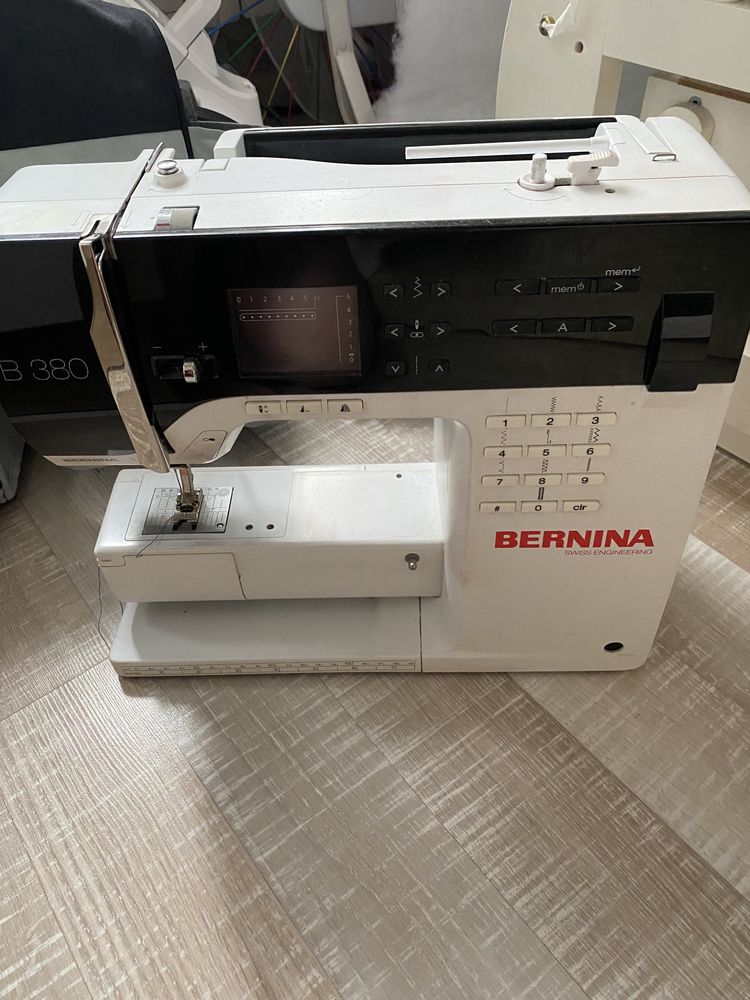 Продам швейную машинку BERNINA 380