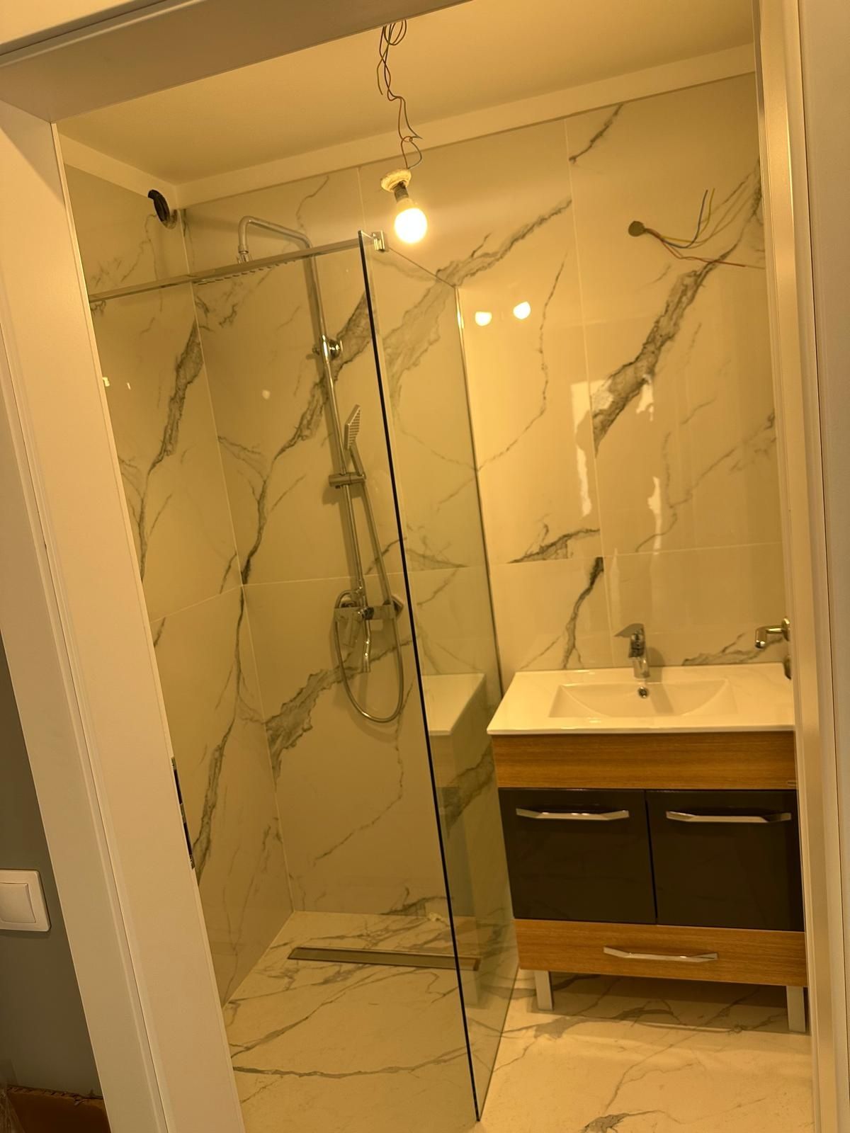 Persoana fizica, vând apartament finisat zona str Horea