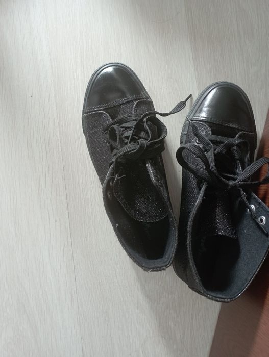 Ефектни кецове Mat star