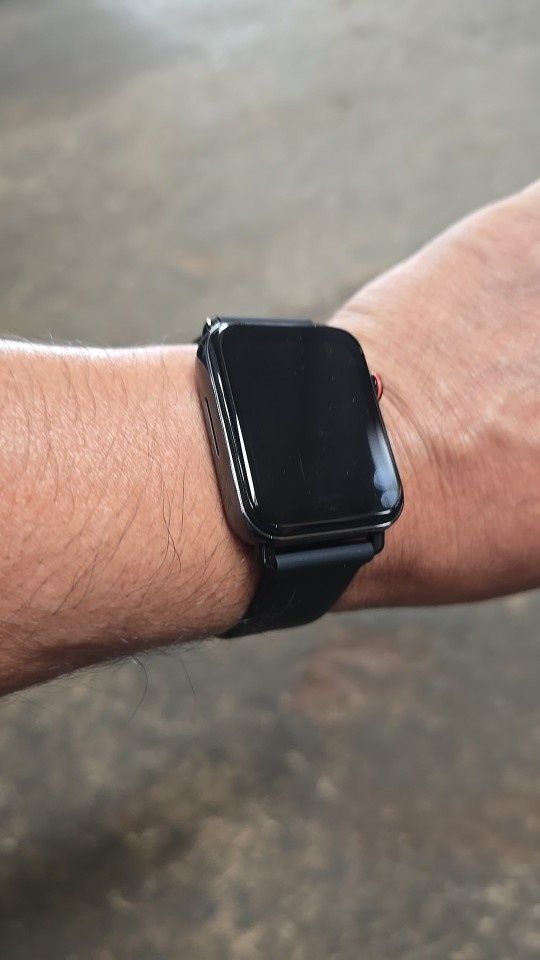 Smartwatch cu funcție de cheie sau cartela keyless