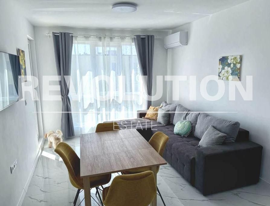 Двустаен апартамент в района на м-т Пчелина!