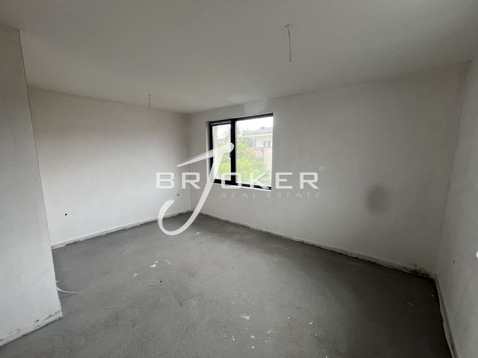 Продава се Четиристаен апартамент в Кърджали, Център - 92 кв.м за 1220 €/кв.м - Снимка #1