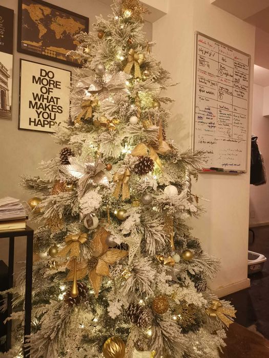 Brad cu zapada si conuri 180cm - ace 2d + 3d