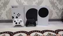 Xbox series s 512 GB идеальный состояние как новый 2 джойстик