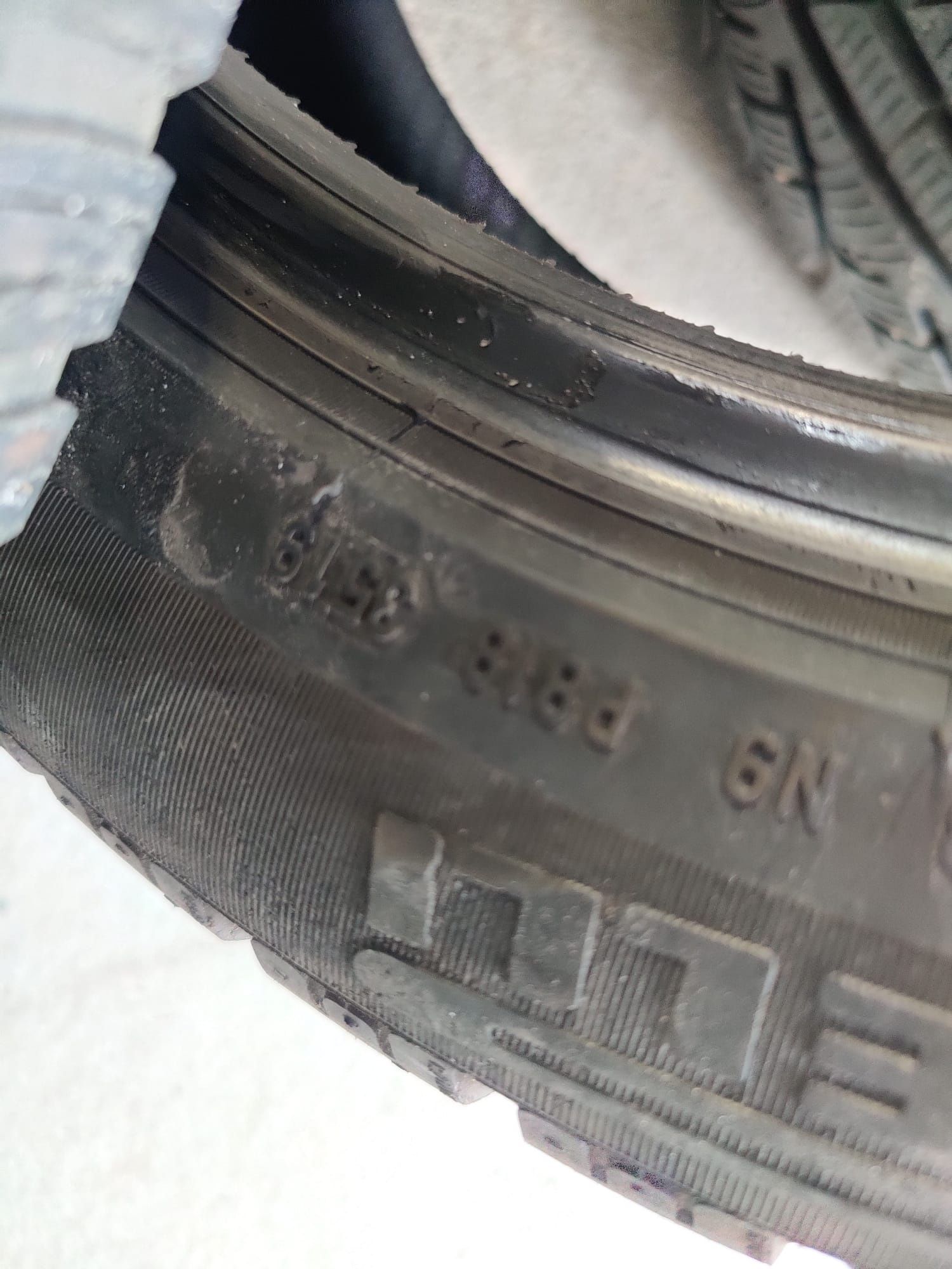 Anvelope 205/55/R17 2 Michelin și 2 Pirelli