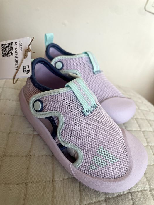 Нови пантофи/сандали Адидас 24