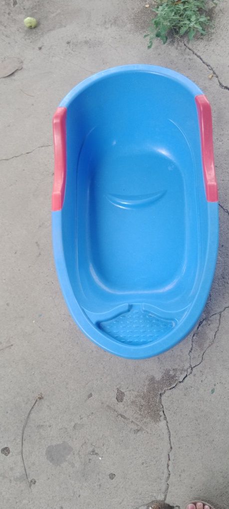 Продам детскую ванночку.