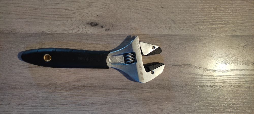 Продаётся инструмент