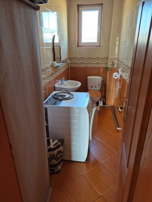 Многостаен етаж от къща, 160кв, полу-обзаведен, двор и паркомясто