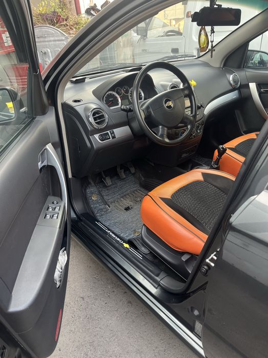 Продаю свою Nexia 3 LT