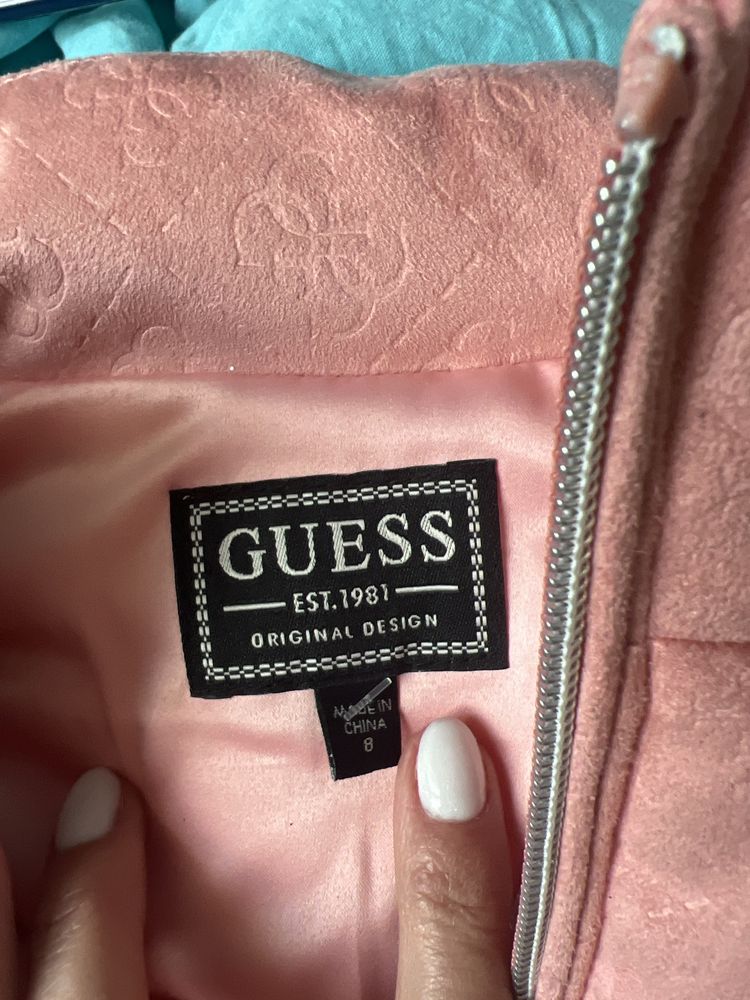 Guess- елек РАЗМЕР 7-8 Y/ 128-134 СМ