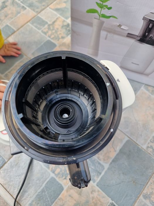 Storcator Panasonic MJ-L501KXE pentru fructe si legume , cu melc 1500W