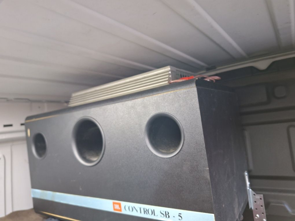 Продавам Субуфер JBL Control-5