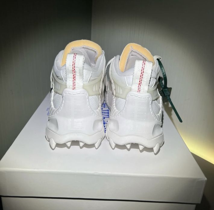 Adidasi off white out off off office