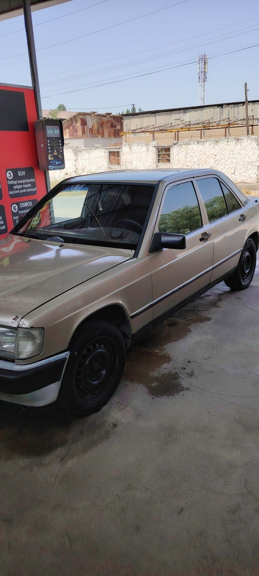 Mercedes-Benz 190