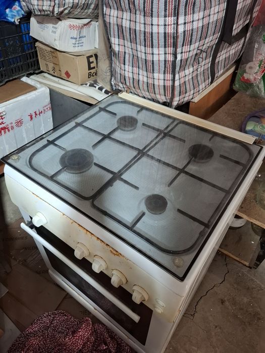 Продам газплиту  цвет белый