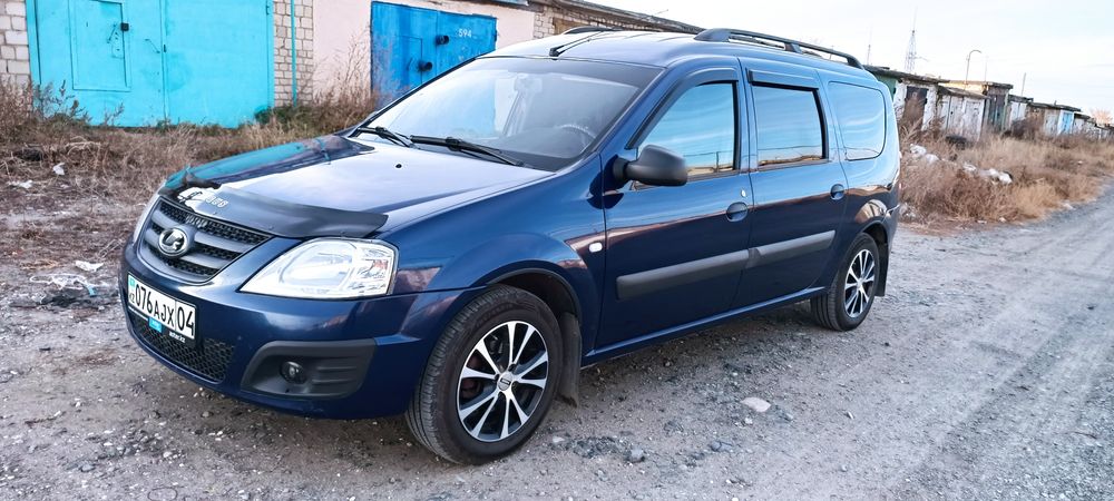 Продам Ларгус с ваз мотором 8 клапанный не бит не крашен