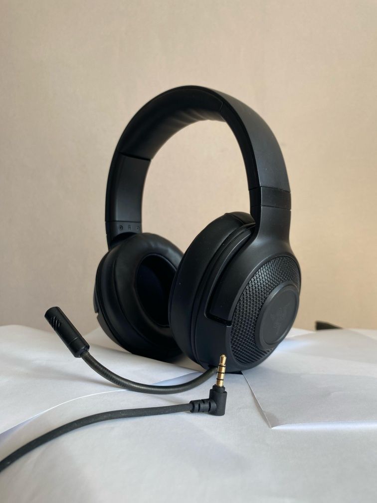 Продам наушник Razer