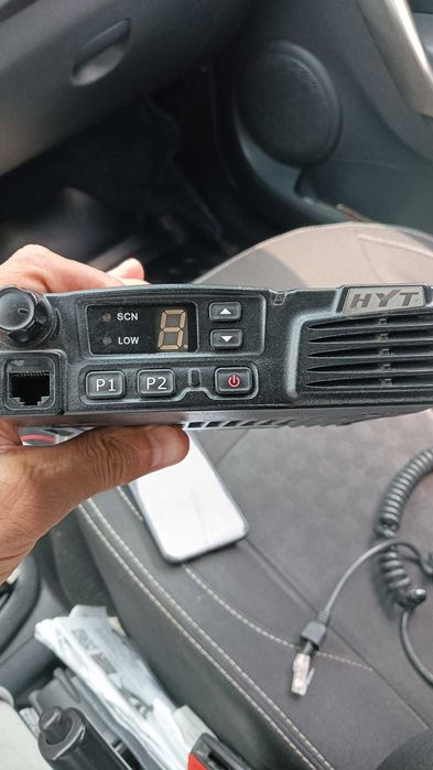 Statie radio HYT TM 600V UHF 400-450 Mhz