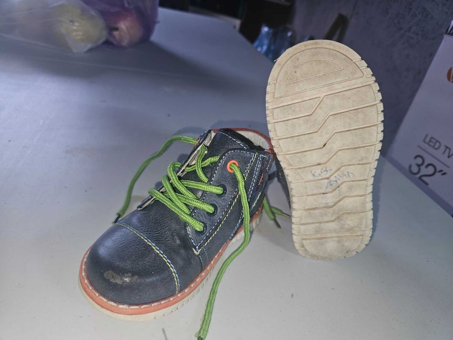 Ghete din piele marimea 23