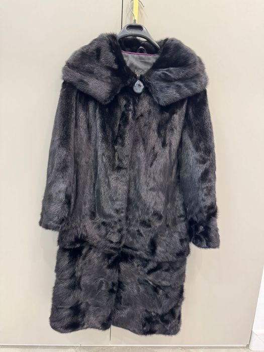 Продам шубу в илеаоьном состоянии